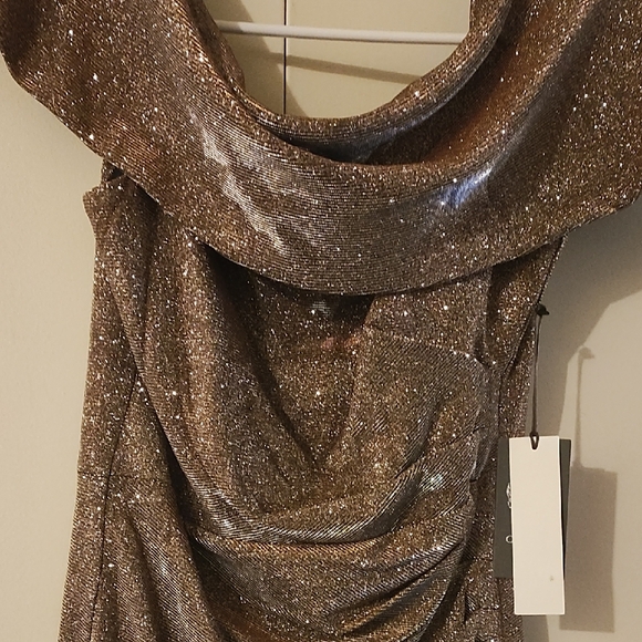 Elegant Glittering Evening Dress - Picture 3 of 9
